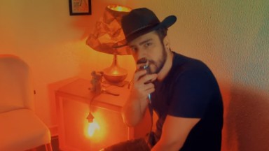 John Moonstone faz clipe da música “Graveyard” e planeja diversos clipes para entreter quem está na quarentena